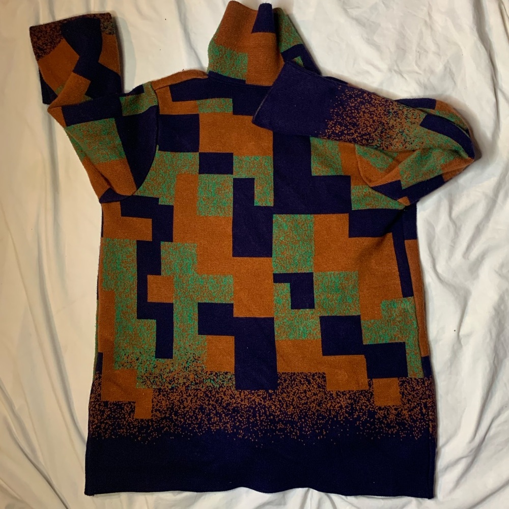 Ladies button sweater - Picture 2 of 3